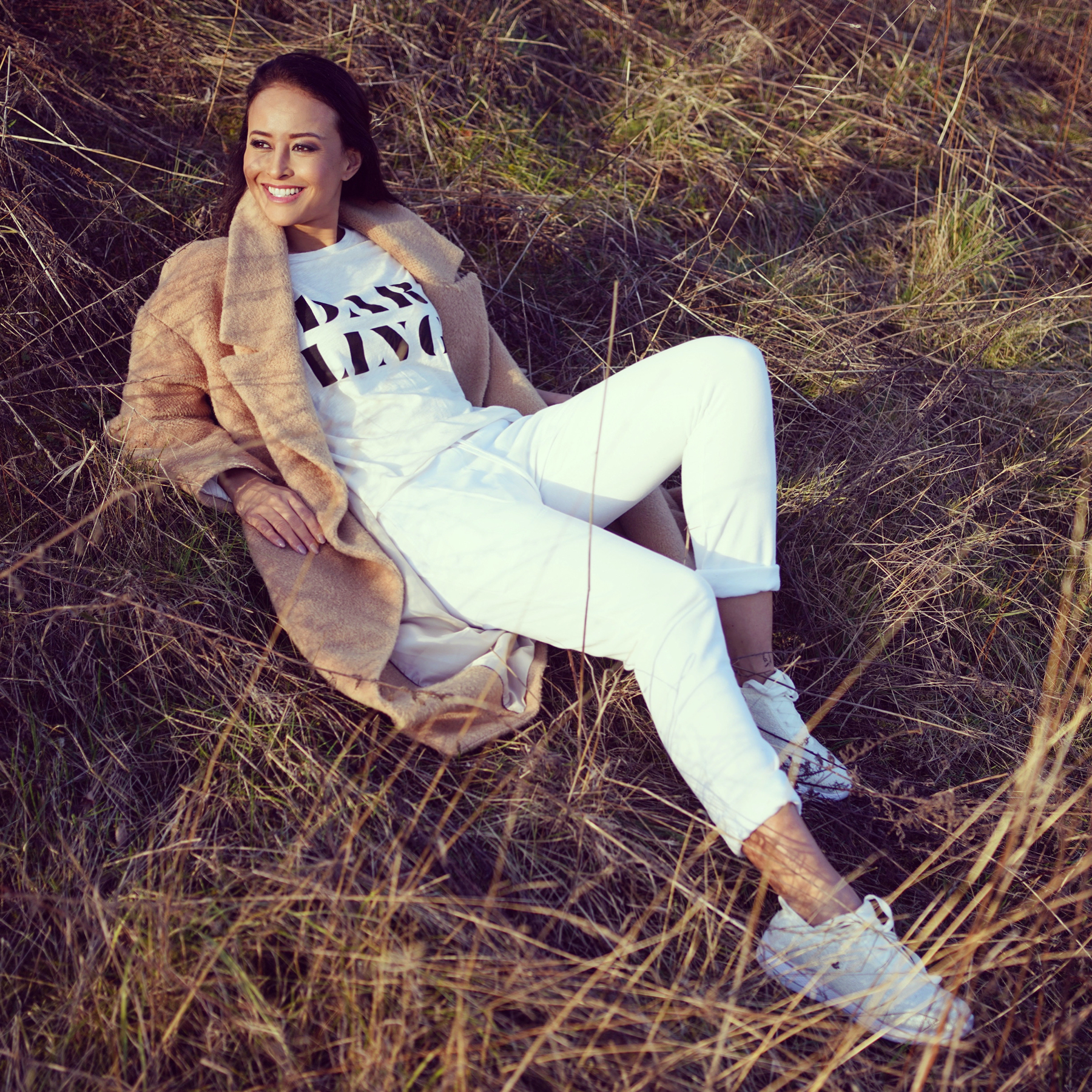 Springfeeling, Sinta Weisz in Juvia Loungewear